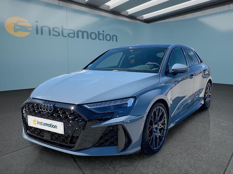 Grau Gebraucht 2025 Audi RS3 Sportback Kleinwagen | 67.949 € (Fairer Preis) - Bild 1/4