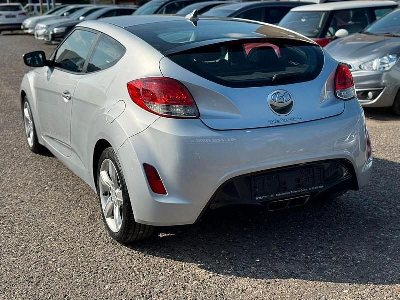 Gebraucht Hyundai Veloster Style 140 PS (102 kW) 2012 Silber Kleinwagen