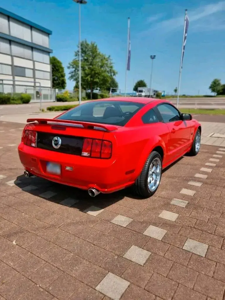 Gebraucht Ford Mustang GT 305 PS (224 kW) 2006 Rot Coupé