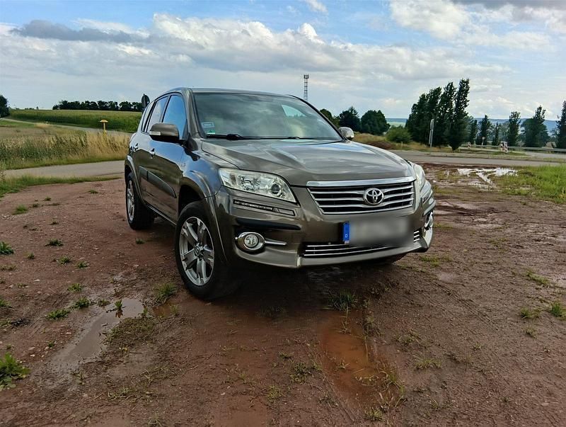 Braun Gebraucht 2010 Toyota RAV4 Executive SUV | 9.990 € (Fairer Preis) - Bild 1/4