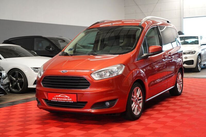 Rot Gebraucht 2014 Ford Tourneo Courier Titanium Van / Kleinbus | 8.250 € (Fairer Preis) - Bild 1/4