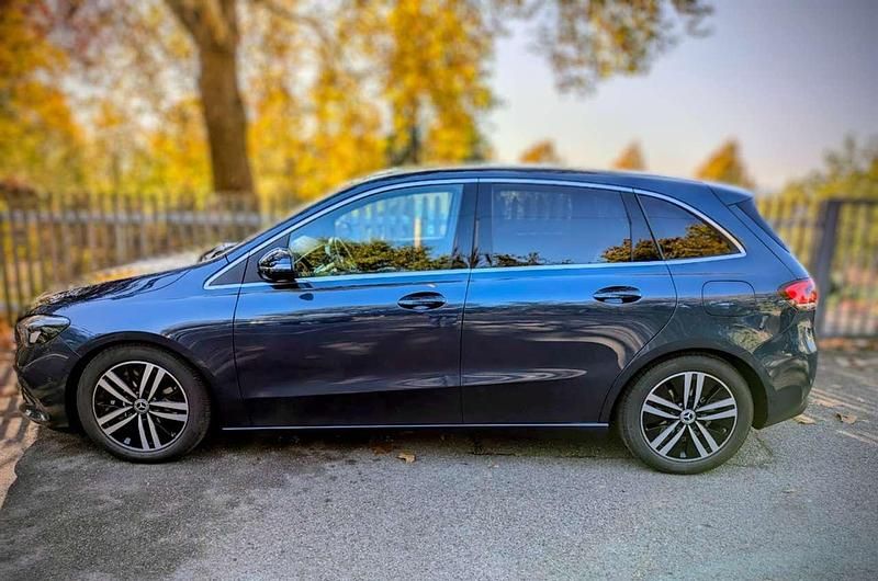 Gebraucht Mercedes B200 Progressive 150 PS (110 kW) 2021 Blau Van / Kleinbus