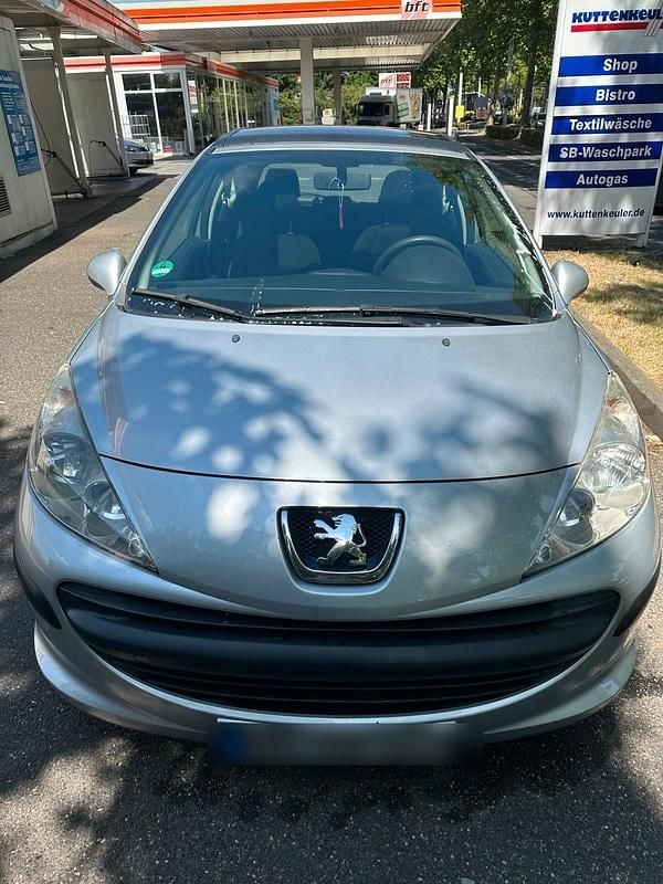 Gebraucht Peugeot 207 72 PS (52 kW) 2009 Silber Kleinwagen
