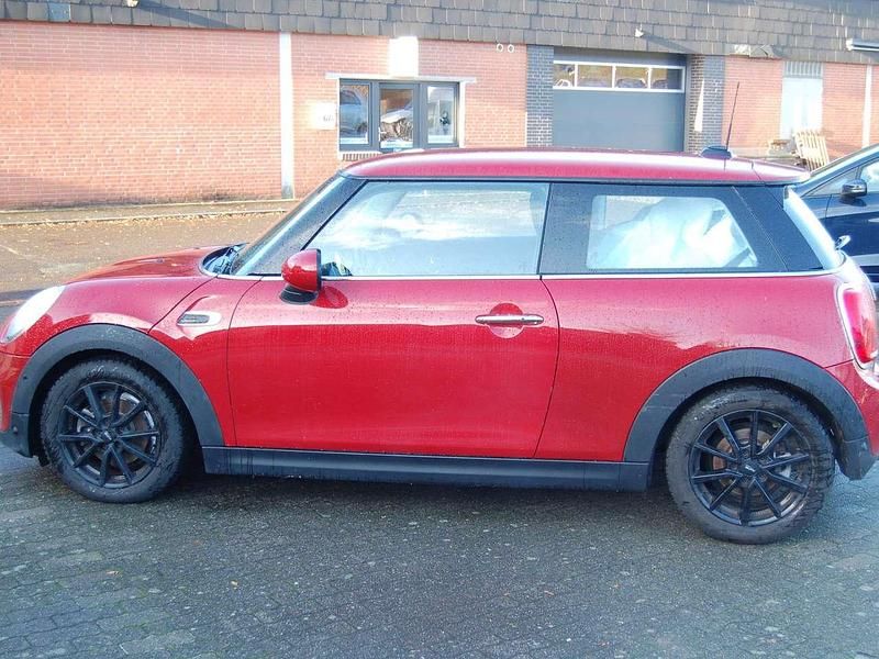 Second-hand Mini Cooper 136 CP (100 kW) 2016 Roșu Hatchback