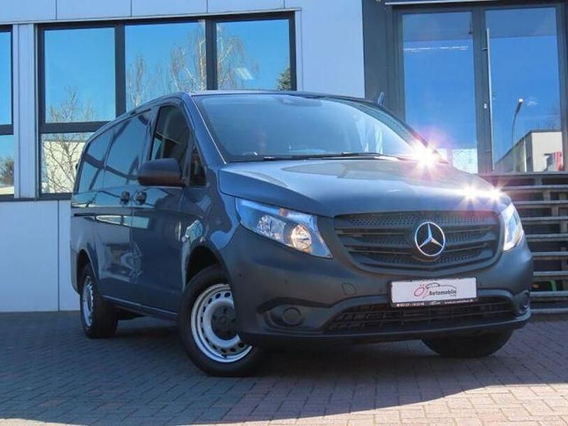 Grau Gebraucht 2019 Mercedes Vito Van / Kleinbus | 17.900 € (Superpreis) - Bild 1/4