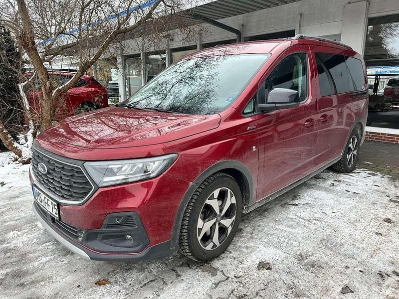 Rot Gebraucht 2024 Ford Tourneo Active Van / Kleinbus | 27.990 € (Superpreis) - Bild 1/1