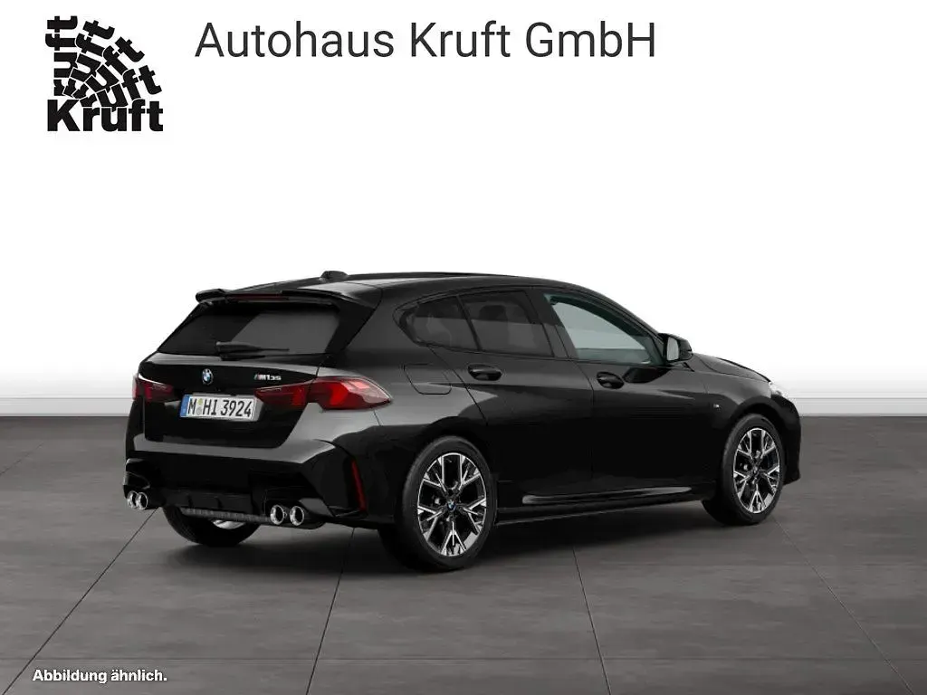 Gebraucht BMW M135 Performance 300 PS (220 kW) 2025 Schwarz Kleinwagen
