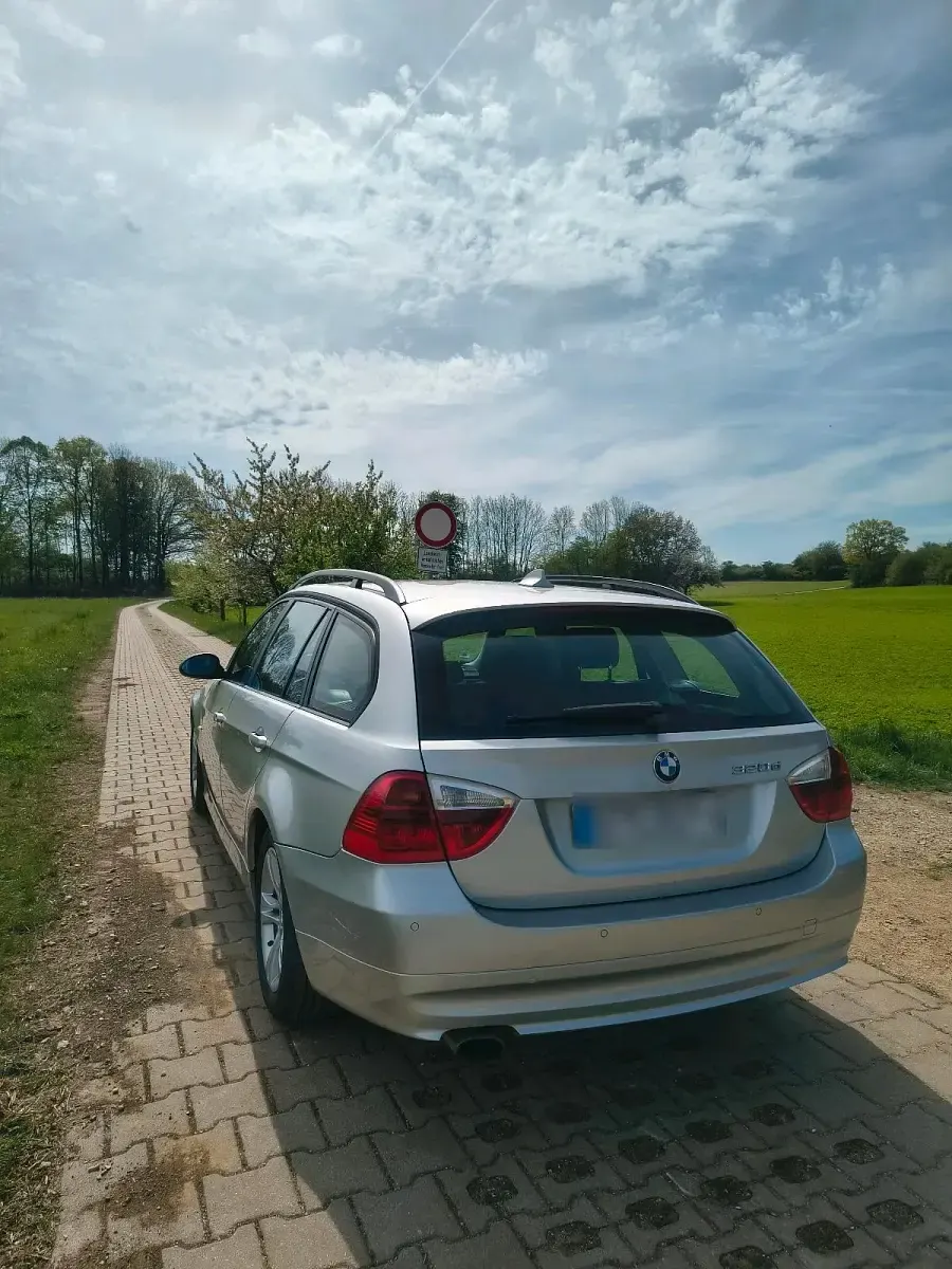 Gebraucht BMW 320 177 PS (130 kW) 2008 Silber Kombi