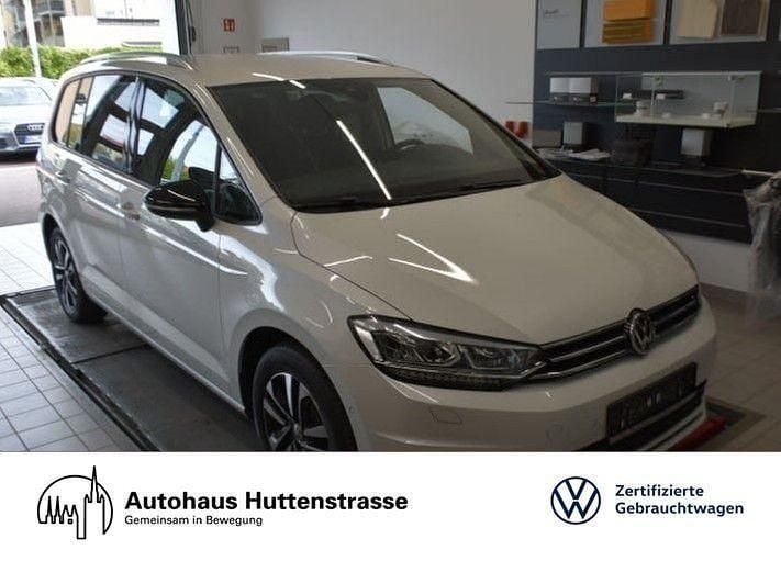 Oryxwhite perlmutteffekt Gebraucht 2019 VW Touran IQ Drive Van / Kleinbus | 23.980 € (Fairer Preis) - Bild 1/4