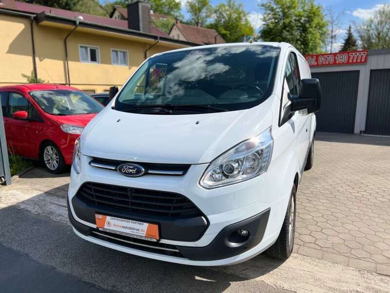 Weiß Gebraucht 2017 Ford Transit Custom Trend Van | 24.450 € - Bild 1/4