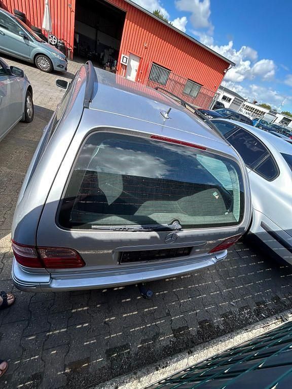 Gebraucht Mercedes 240 170 PS (125 kW) 2002 Silber Limousine