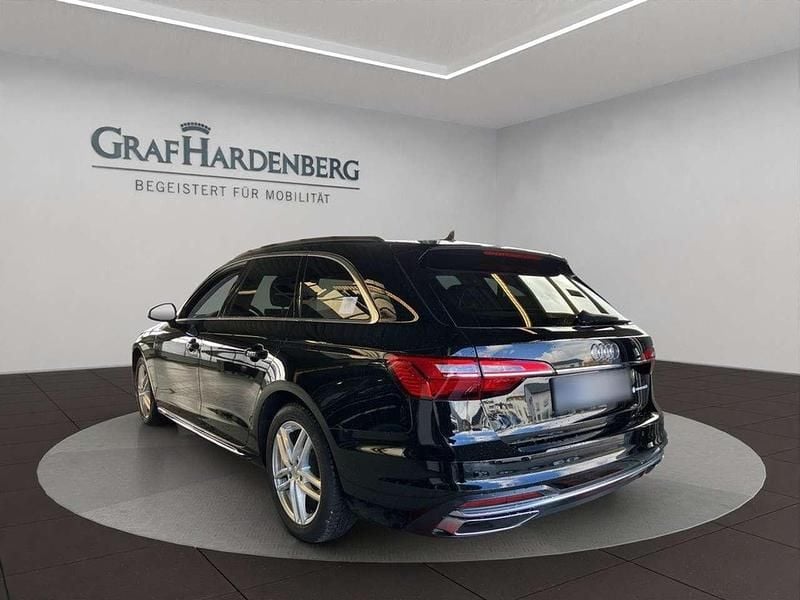 Second-hand Audi A4 Advanced 204 CP (150 kW) 2023 Negru Break