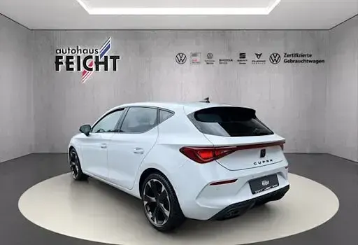Używany Cupra Leon 150 KM (110 kW) 2024 Biały Sedan/Limuzyna