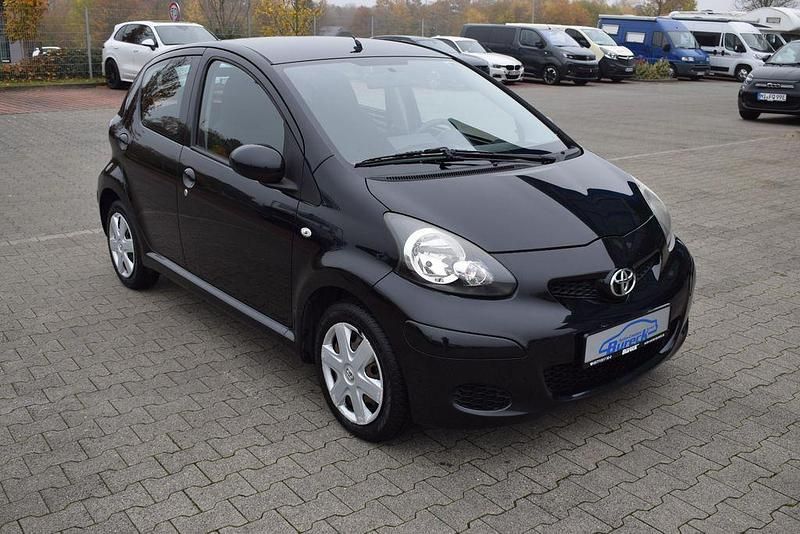 Schwarz Gebraucht 2011 Toyota Aygo Cool Kleinwagen | 2.480 € (Guter Preis) - Bild 1/4