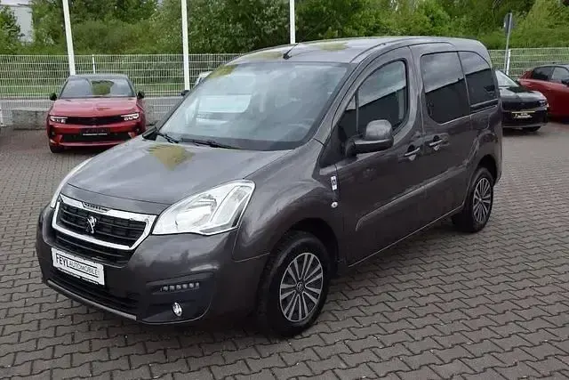 Gebraucht Peugeot Partner 98 PS (72 kW) 2017 Grau Van / Kleinbus