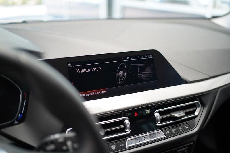 Gebraucht BMW 120 Sport Line 190 PS (139 kW) 2021 Grau Kleinwagen