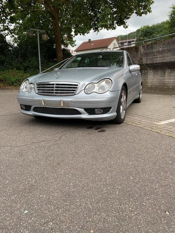 Silber Gebraucht 2006 Mercedes C220 Sport Edition Limousine | 5.499 € (Etwas zu teuer) - Bild 1/4