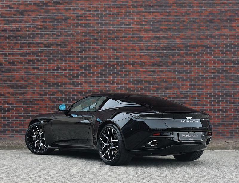 Gebraucht Aston Martin DB12 680 PS (500 kW) 2025 Schwarz