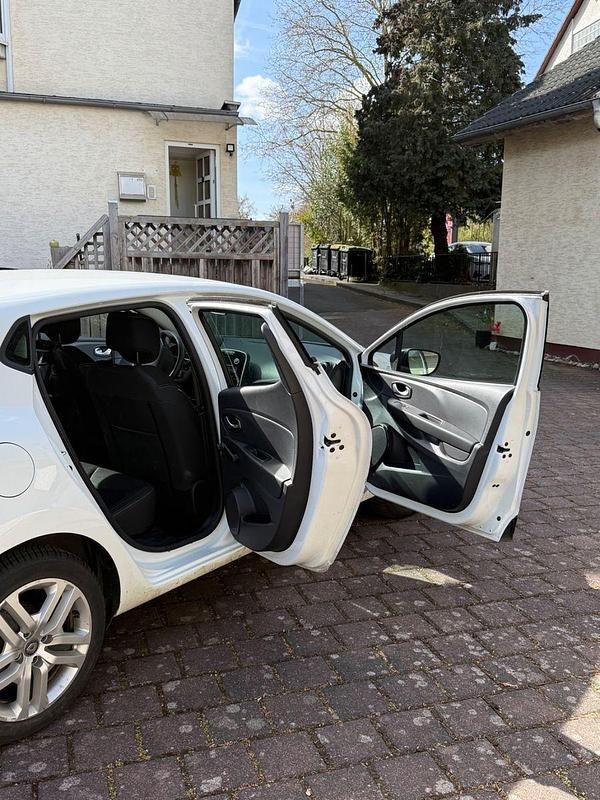 Gebraucht Renault Clio IV LIMITED 76 PS (55 kW) 2019 Weiß Kleinwagen