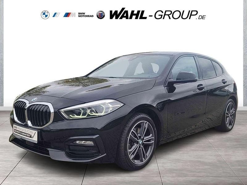Schwarz Gebraucht 2022 BMW 118 Sport Line Kleinwagen | 19.890 € (Fairer Preis) - Bild 1/4