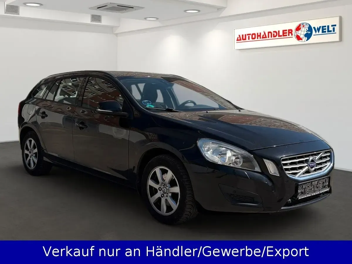 Second-hand Volvo V60 114 CP (83 kW) 2013 Negru Break