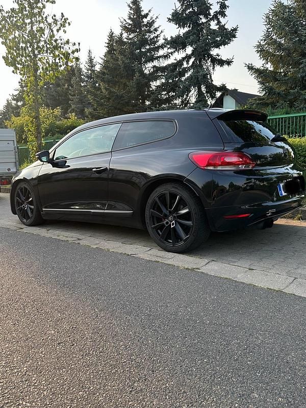 Second-hand VW Scirocco 160 CP (117 kW) 2010 Negru Coupe
