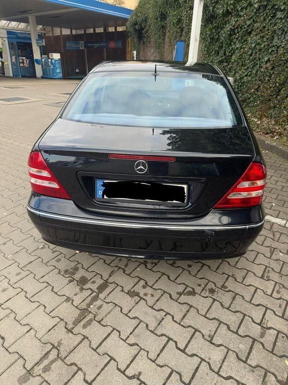 Gebraucht Mercedes 200 122 PS (89 kW) 2006 Schwarz Limousine
