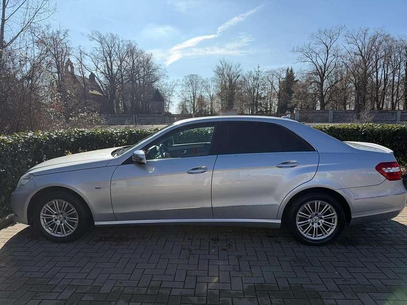 Gebraucht Mercedes E350 Avantgarde 265 PS (194 kW) 2010 Limousine