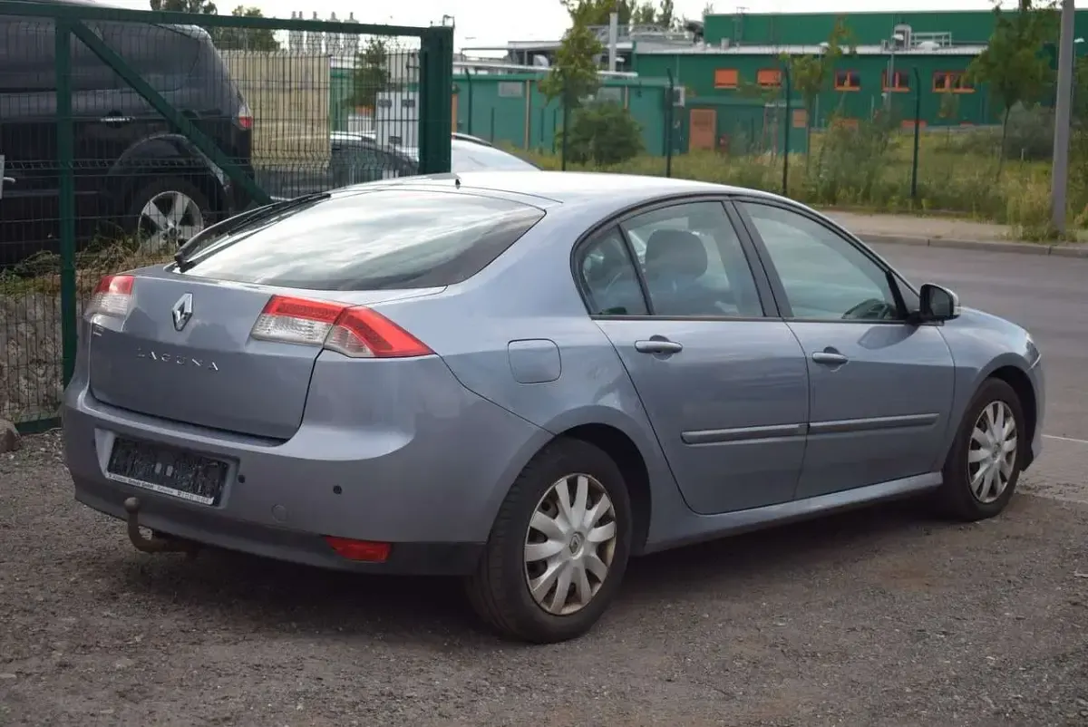 Occasion Renault Laguna III Expression 110 ch (80 kW) 2008 Bleue Berline