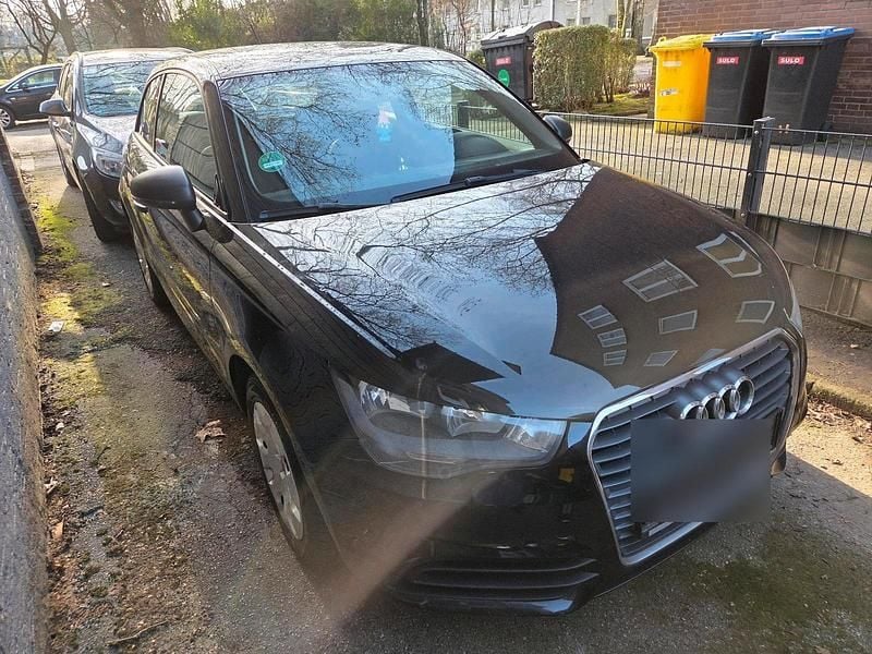 Schwarz Gebraucht 2011 Audi A1 Attraction Kleinwagen | 3.500 € (Guter Preis) - Bild 1/4