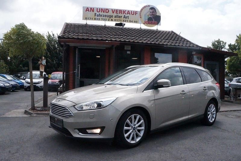 Grau Gebraucht 2015 Ford Focus Titanium Kombi | 5.990 € (Superpreis) - Bild 1/4