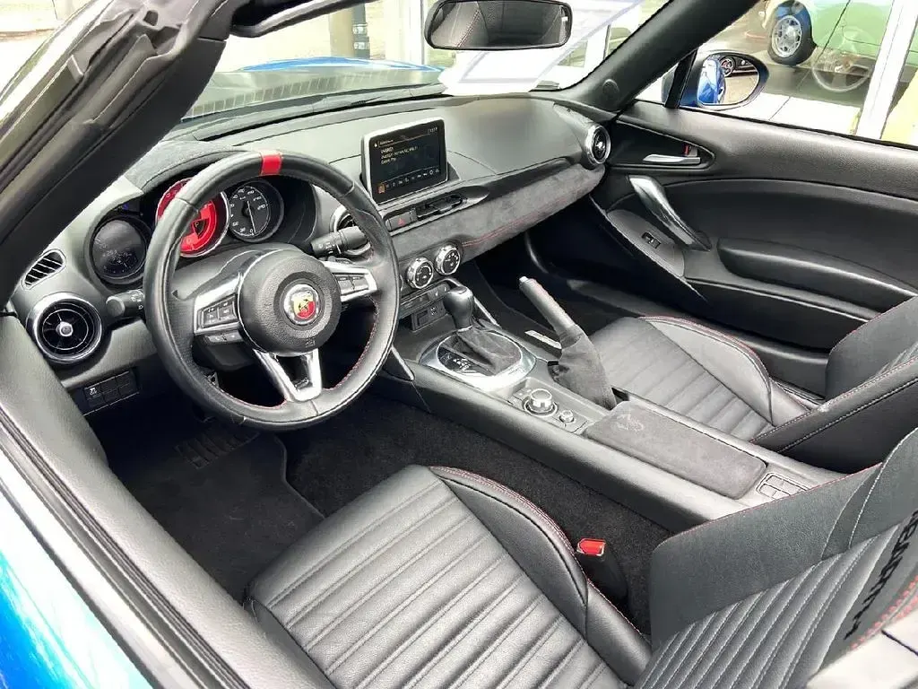 Gebraucht Abarth 124 Spider Basis 170 PS (125 kW) 2017 Blau Cabrio