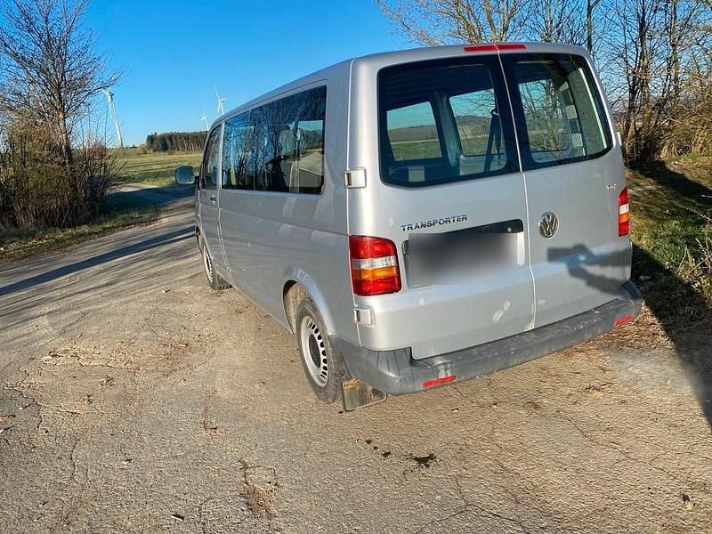 Second-hand VW Transporter 130 CP (95 kW) 2009 Argintiu Van