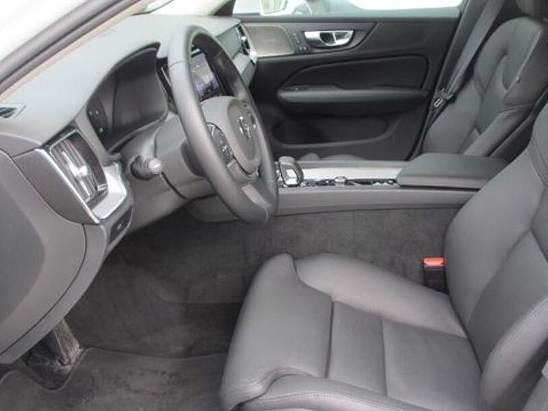 Gebraucht Volvo V60 Core 197 PS (144 kW) 2024 Weiß Kombi