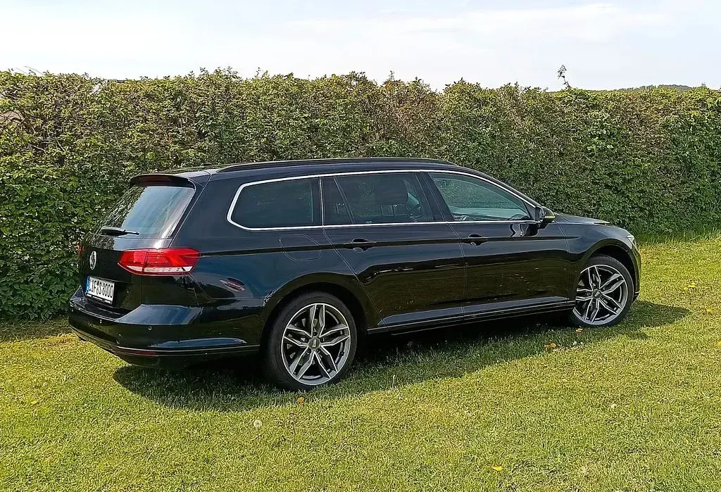 Gebraucht VW Passat Comfortline 150 PS (110 kW) 2015 Schwarz Kombi