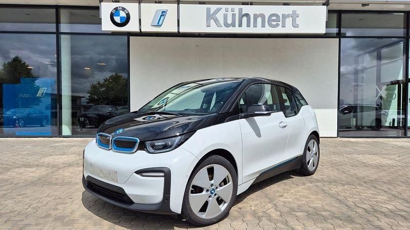 Capparisweiss mit akzent bmw i Gebraucht 2022 BMW i3 Kleinwagen | 21.745 € (Fairer Preis) - Bild 1/4