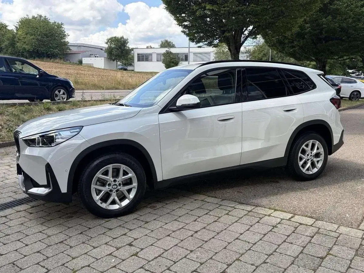 Gebraucht BMW X1 Sport Line 218 PS (160 kW) 2025 Alpinweiss SUV