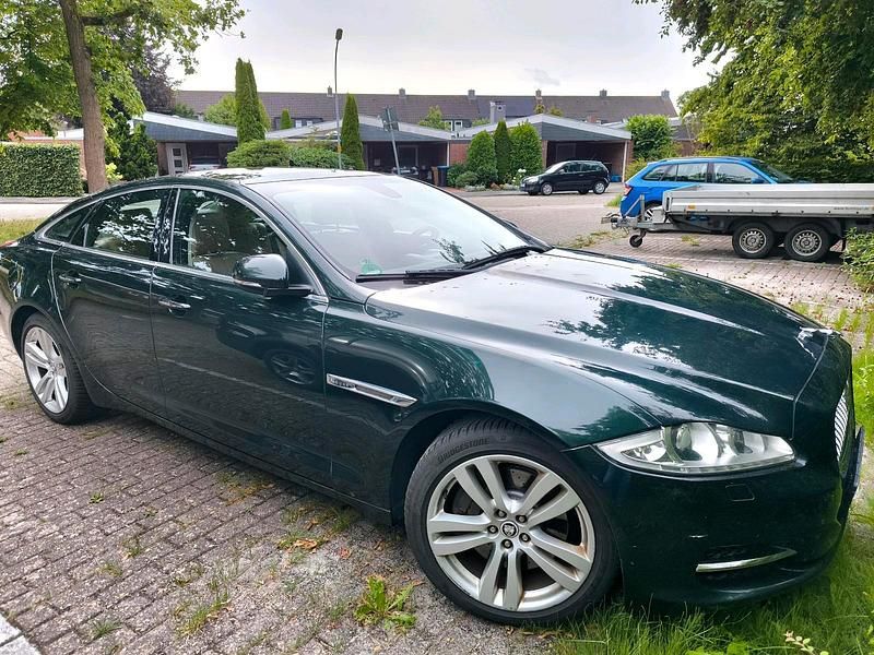 Grün Gebraucht 2010 Jaguar XJ Limousine | 9.000 € (Etwas zu teuer) - Bild 1/4