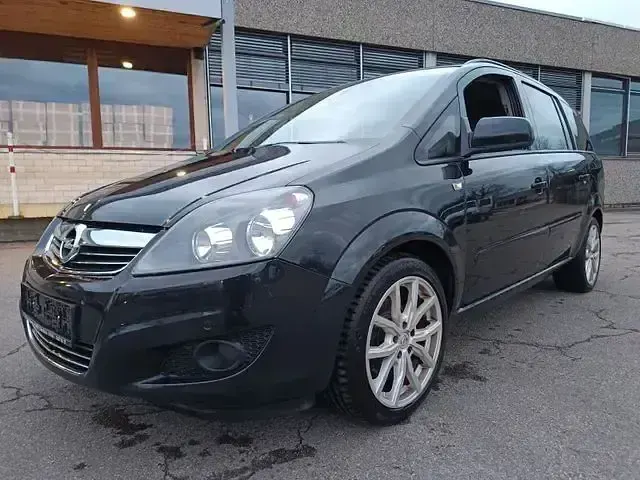 Używany Opel Zafira Family 140 KM (102 kW) 2014 Minivan