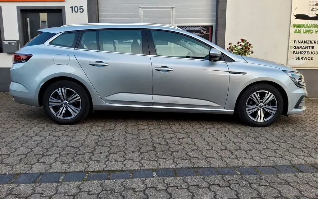 Gebraucht Renault Mégane IV Equilibre 116 PS (85 kW) 2023 Silber Limousine