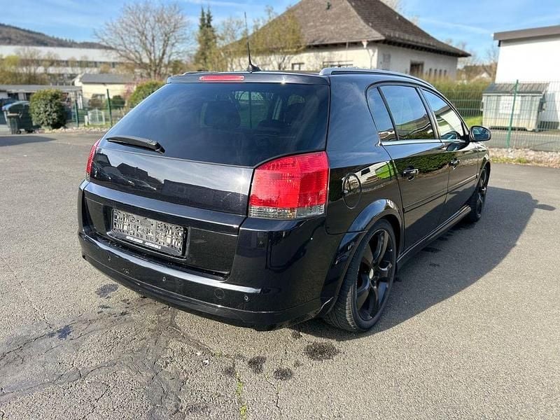 Gebraucht Opel Signum Edition+ 150 PS (110 kW) 2007 Schwarz Kleinwagen