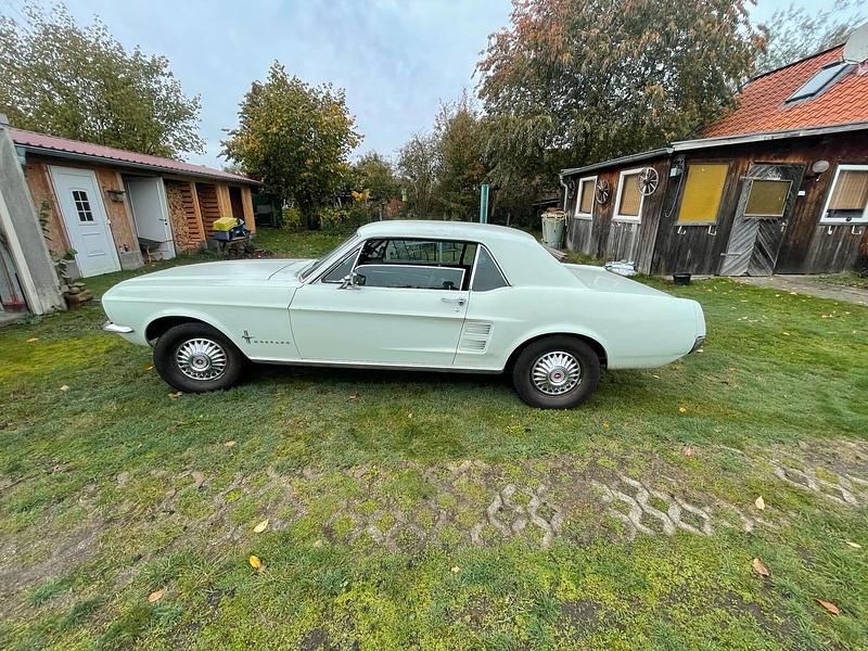 Weiß Gebraucht 1967 Ford Mustang Coupé | 26.500 € - Bild 1/4