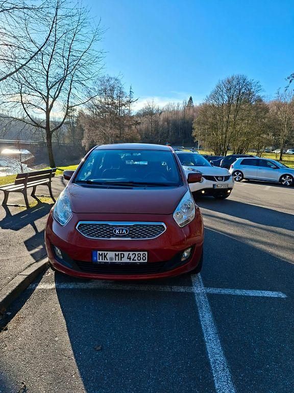 Gebraucht Kia Venga Attract 90 PS (66 kW) 2010 Rot Kleinwagen