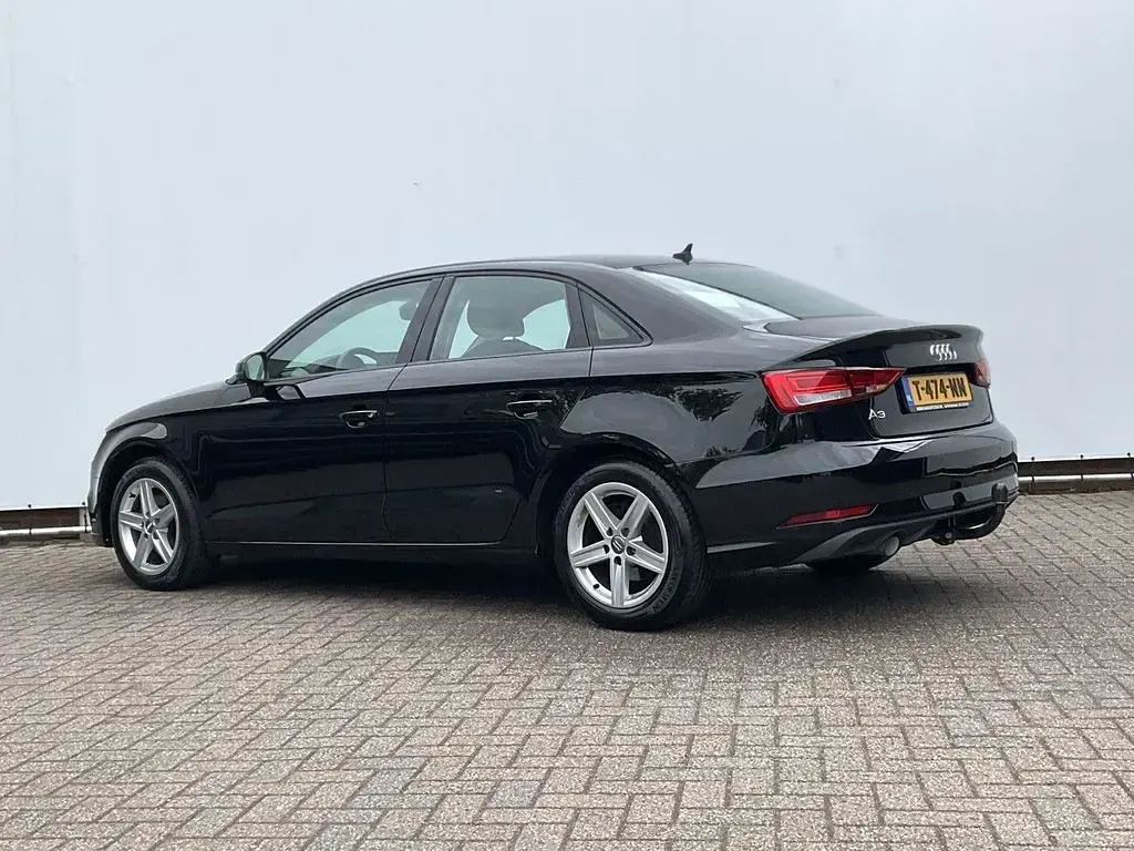 Gebraucht Audi A3 Proline 116 PS (85 kW) 2019 Schwarz Limousine