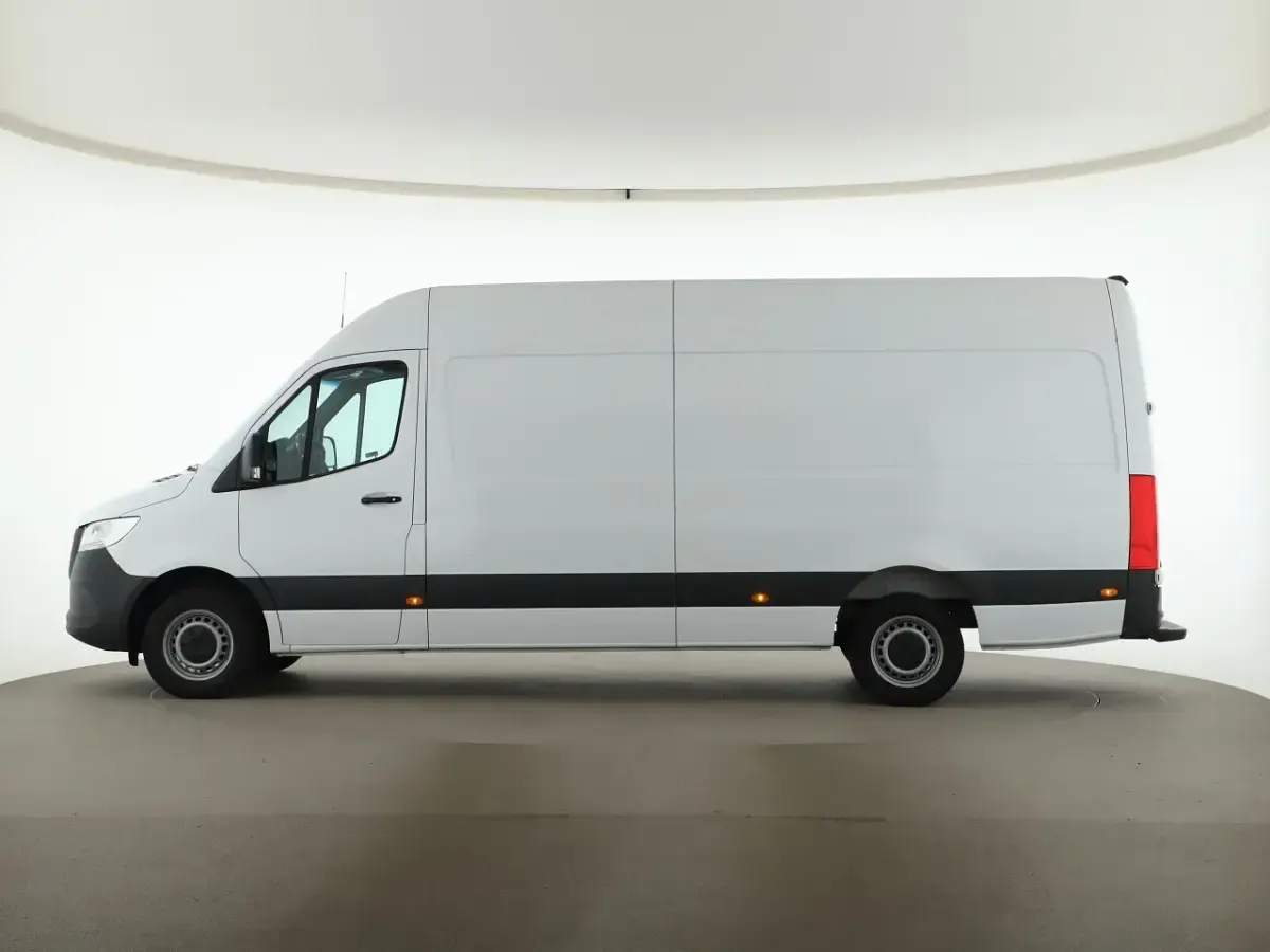 Gebraucht Mercedes Sprinter 170 PS (125 kW) 2025 Weiß Van