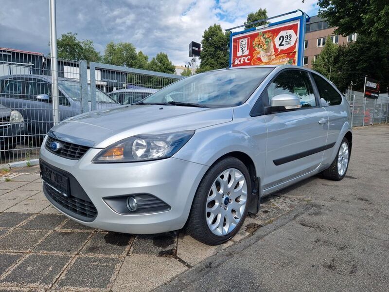 Silber Gebraucht 2009 Ford Focus Sport Limousine | 2.990 € (Fairer Preis) - Bild 1/4