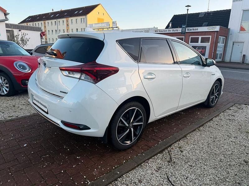 Gebraucht Toyota Auris Hybrid Edition-S 99 PS (72 kW) 2017 Weiß Limousine
