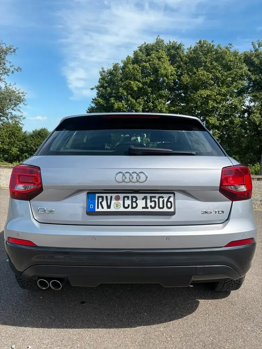 Gebraucht Audi Q2 Design 150 PS (110 kW) 2020 Silber SUV