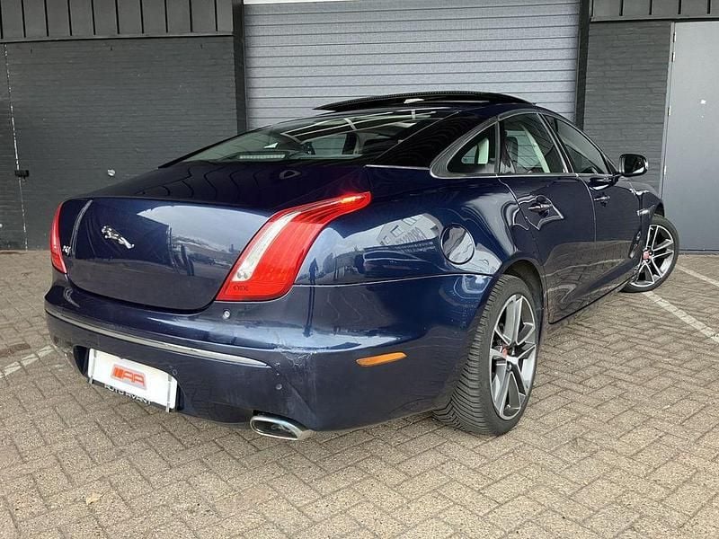Gebraucht Jaguar XJ Luxury 275 PS (202 kW) 2012 Blau Limousine