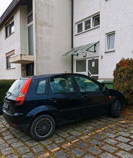 Gebraucht Ford Fiesta 69 PS (50 kW) 2004 Schwarz Kleinwagen